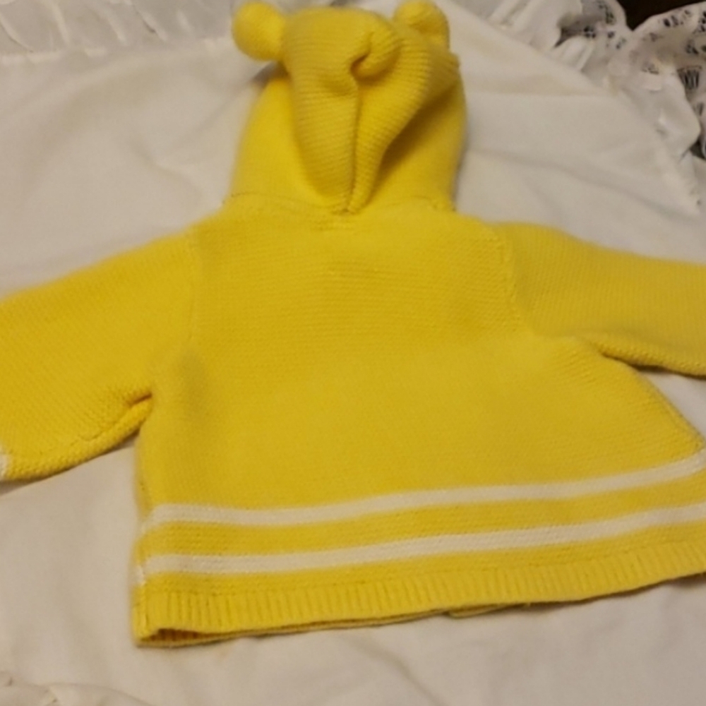Gap Knitted Hoodie Yellow Cotton Sweater With Bear Ear Detailing Size 3-6 M Old.